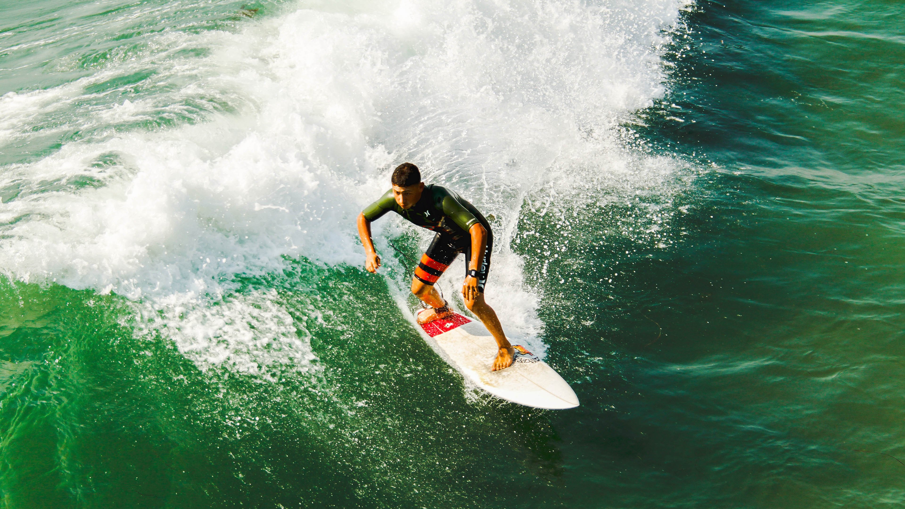 中超联赛中国队夺冠 球迷为球队欢呼雀跃,中超争冠球队