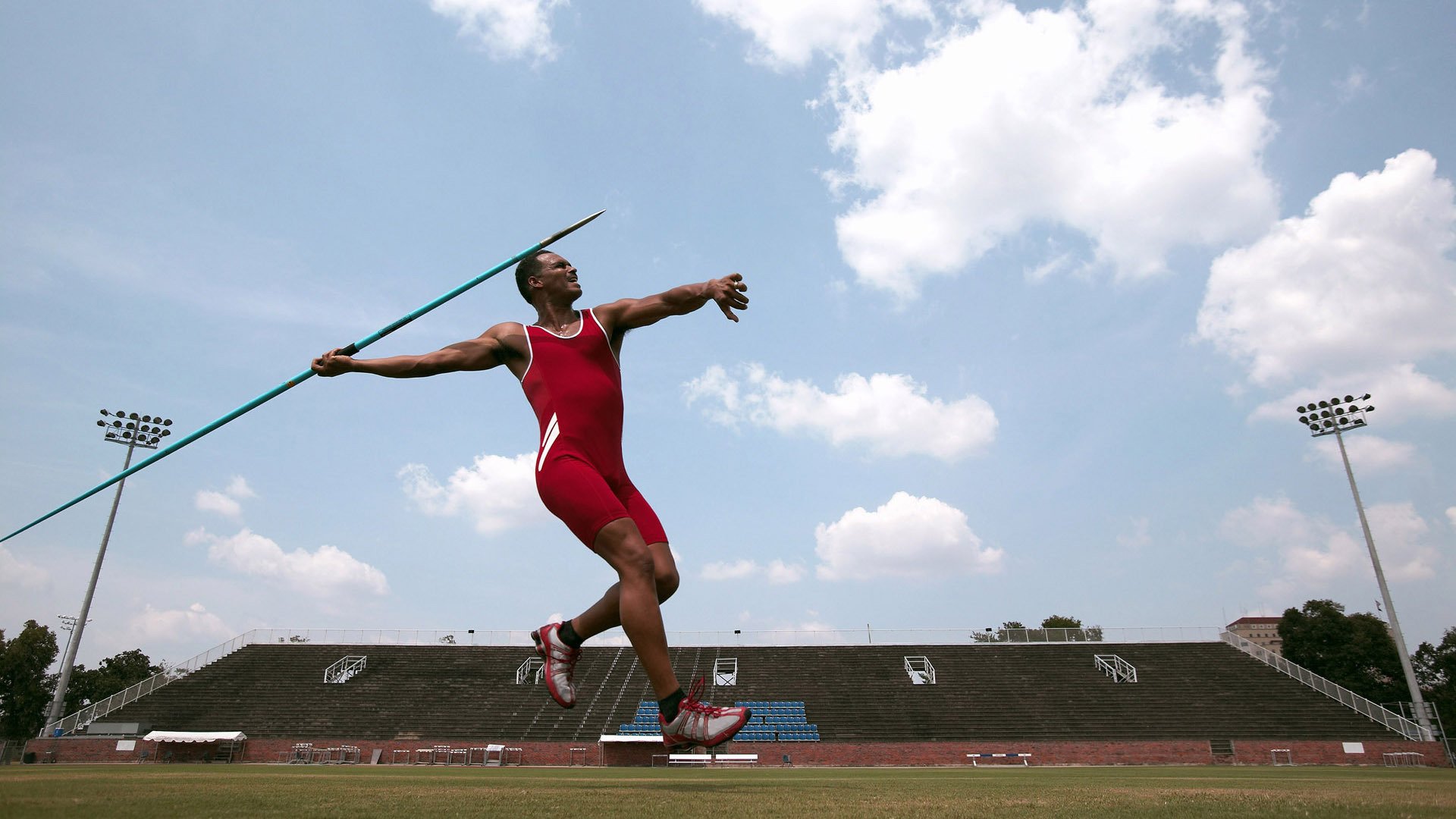 拜仁边锋速度制胜,多次突破,拜仁边路