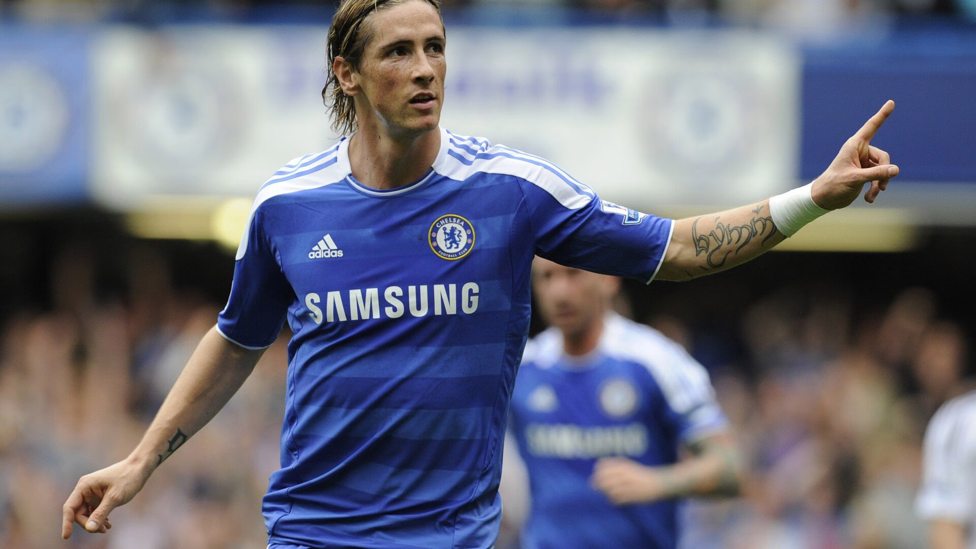 传统文化元素融入足球场设计，彰显文化底蕴，足球场文化布置